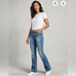 Levi Strauss Stylish Blue Straight Leg Women's Jeans